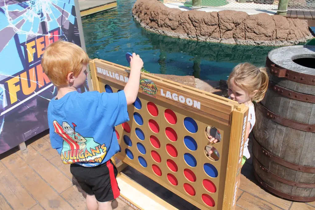 kids playing connect 4
